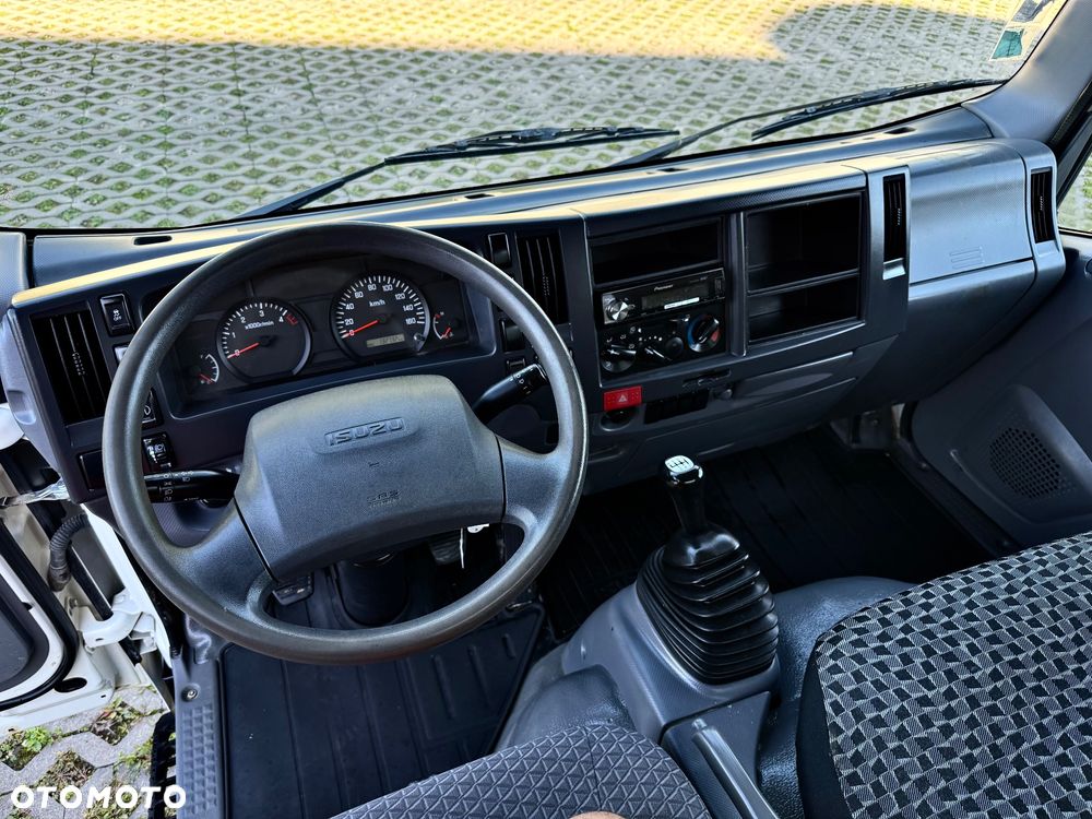 Isuzu M21 - 23