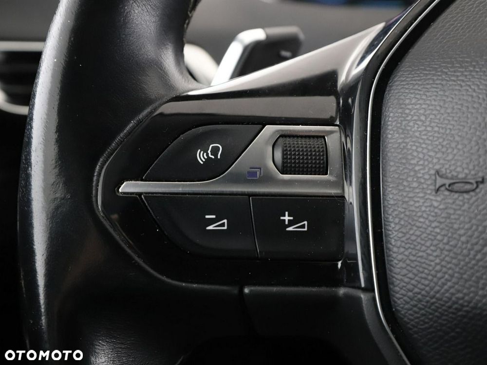 Peugeot 3008 1.6 PureTech Hybrid PHEV Allure Pack S&S EAT8 - 33