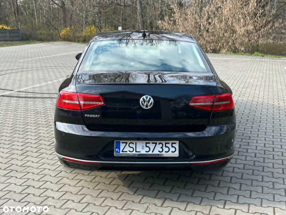 Volkswagen Passat - 4