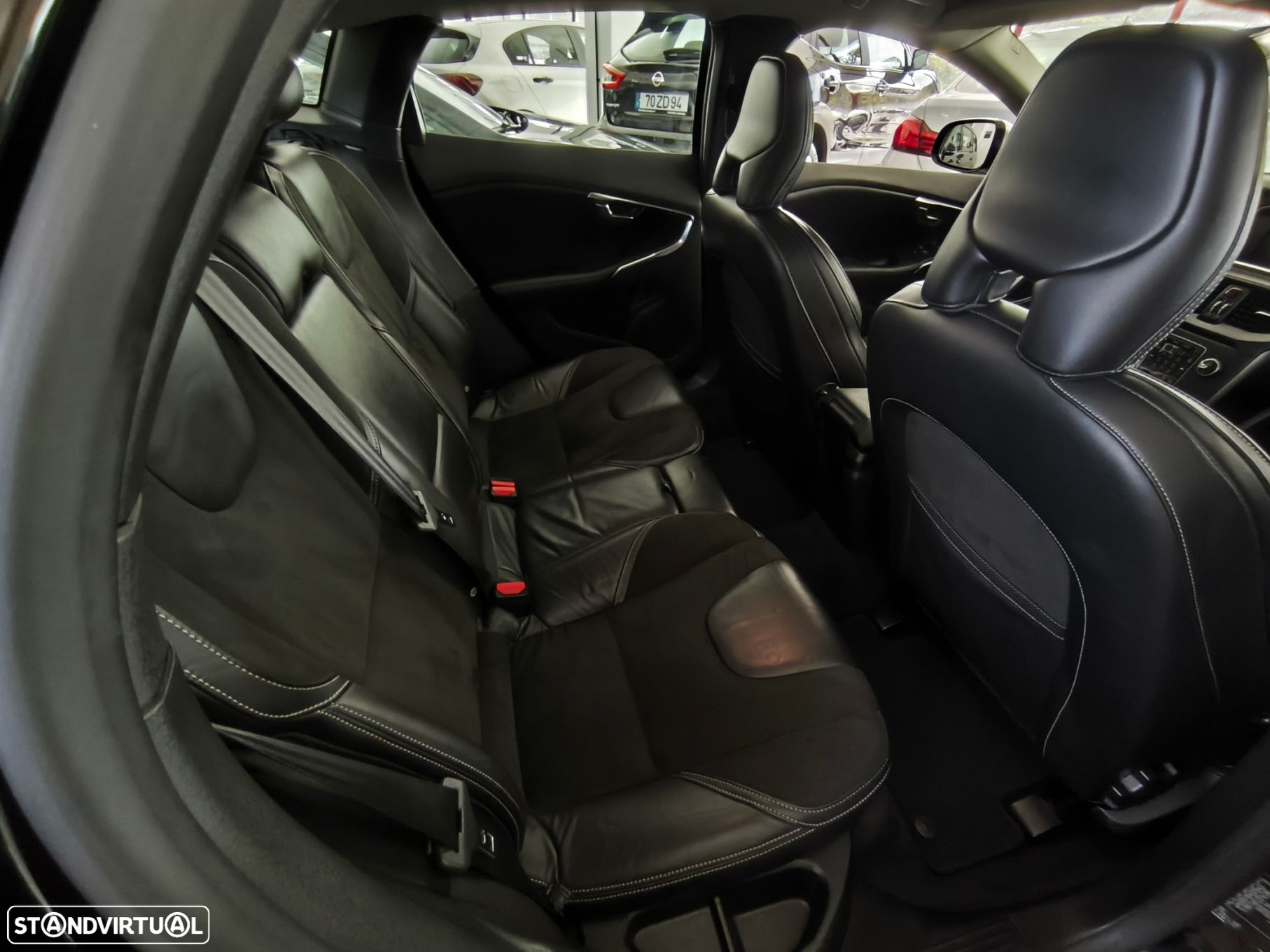 Volvo V40 2.0 D2 R-Design - 6