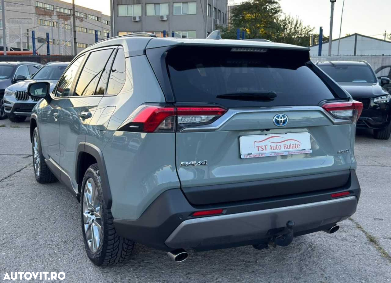 Toyota RAV4 - 6