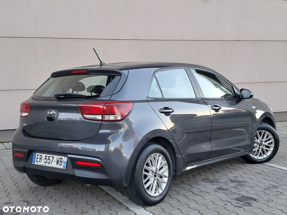 Kia Rio 1.2 Dream Team Edition - 9