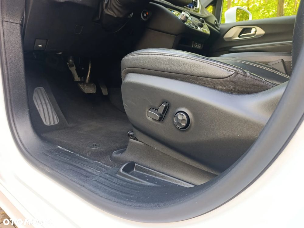 Chrysler Pacifica - 16