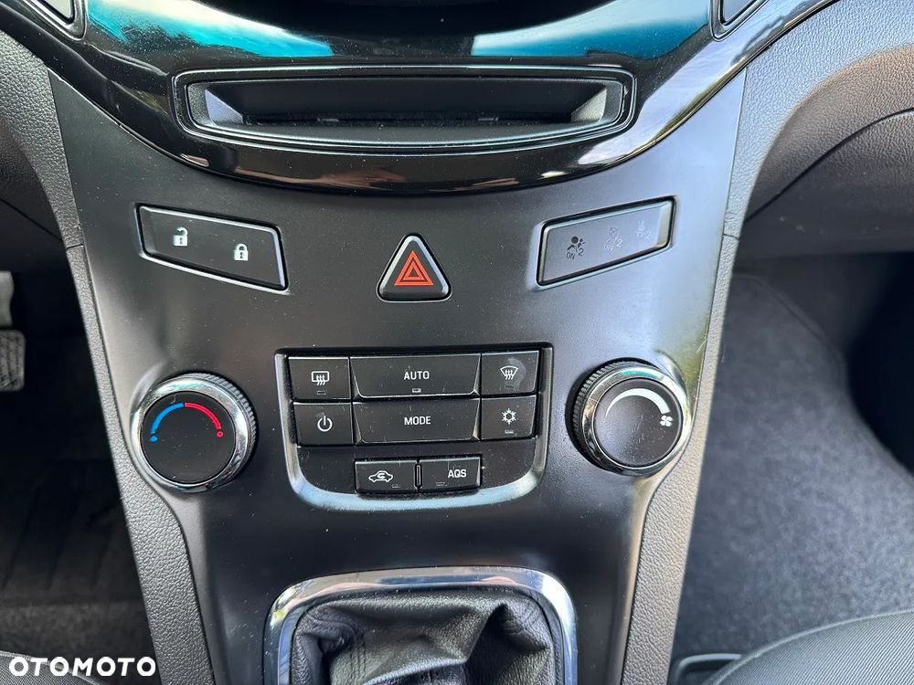 Chevrolet Orlando - 36