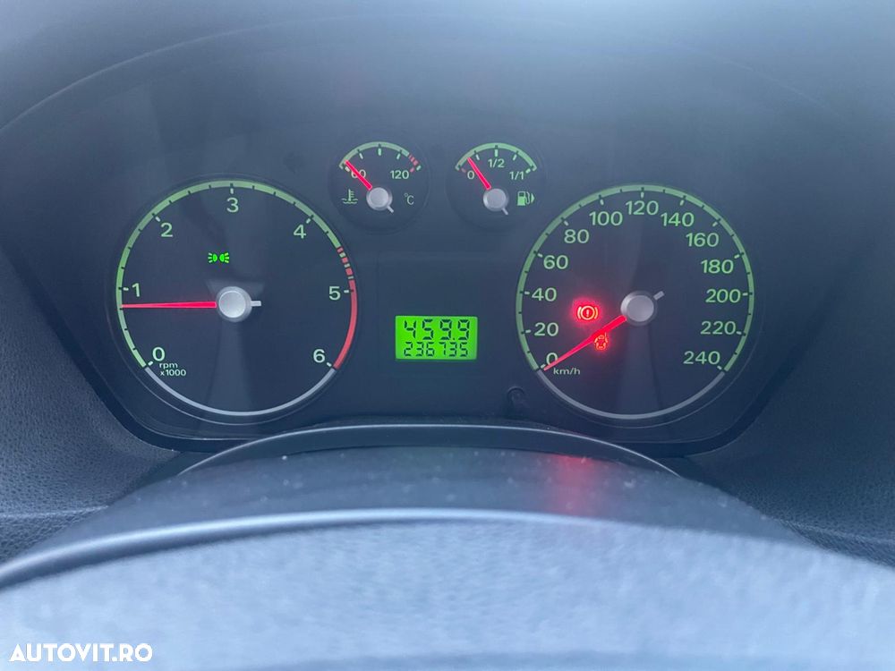 Ford Focus - 6