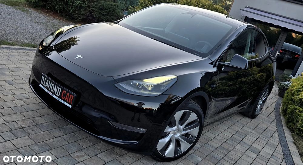 Tesla Model Y Long Range Dual Motor AWD - 1