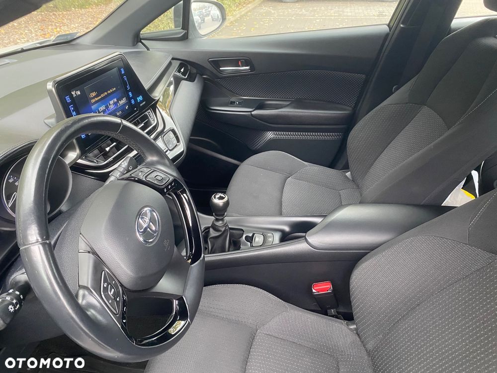 Toyota C-HR 1.2 T Dynamic - 10