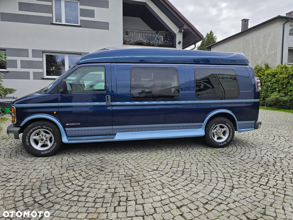 Chevrolet Express - 2