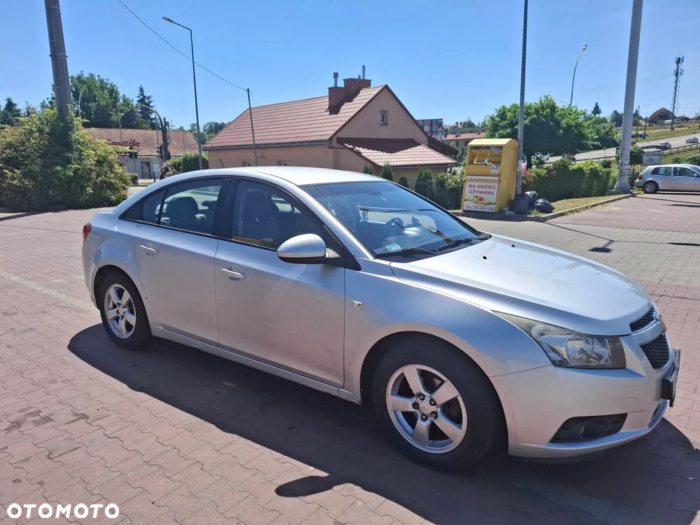 Chevrolet Cruze 1.6 LS - 13