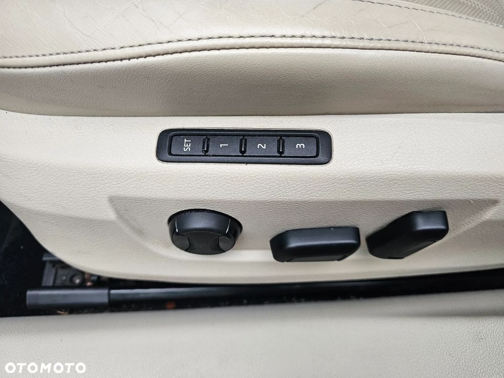 Skoda Superb 2.0 TSI 4x4 L&K DSG - 9