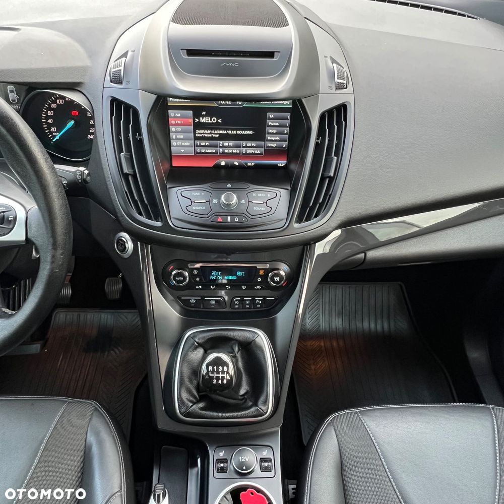 Ford Kuga 1.5 EcoBoost 2x4 Titanium - 32