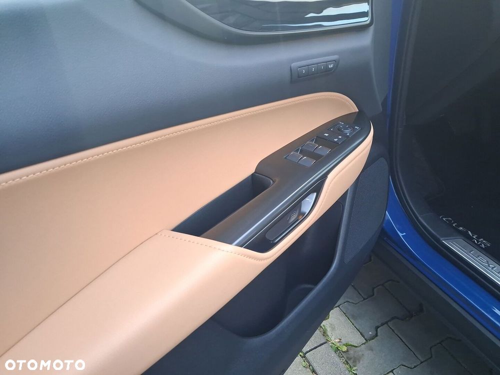 Lexus NX 350h Prestige AWD - 18