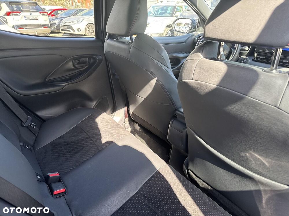 Toyota Yaris - 11