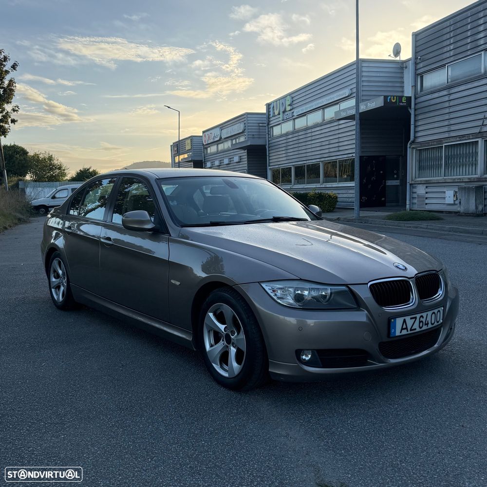 BMW 320 d Efficient Dynamic Edition Sport Line - 4