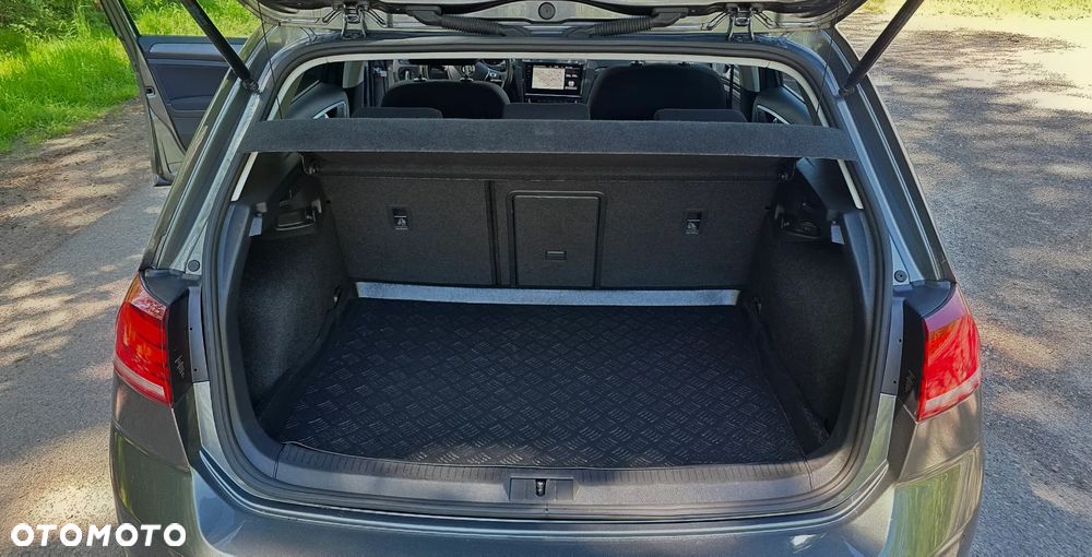 Volkswagen Golf - 5