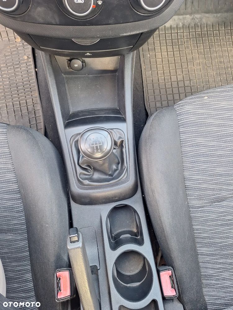Kia Ceed 1.4 L - 7