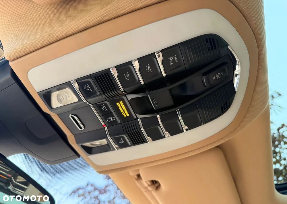 Porsche Cayenne Tiptronic S - 26