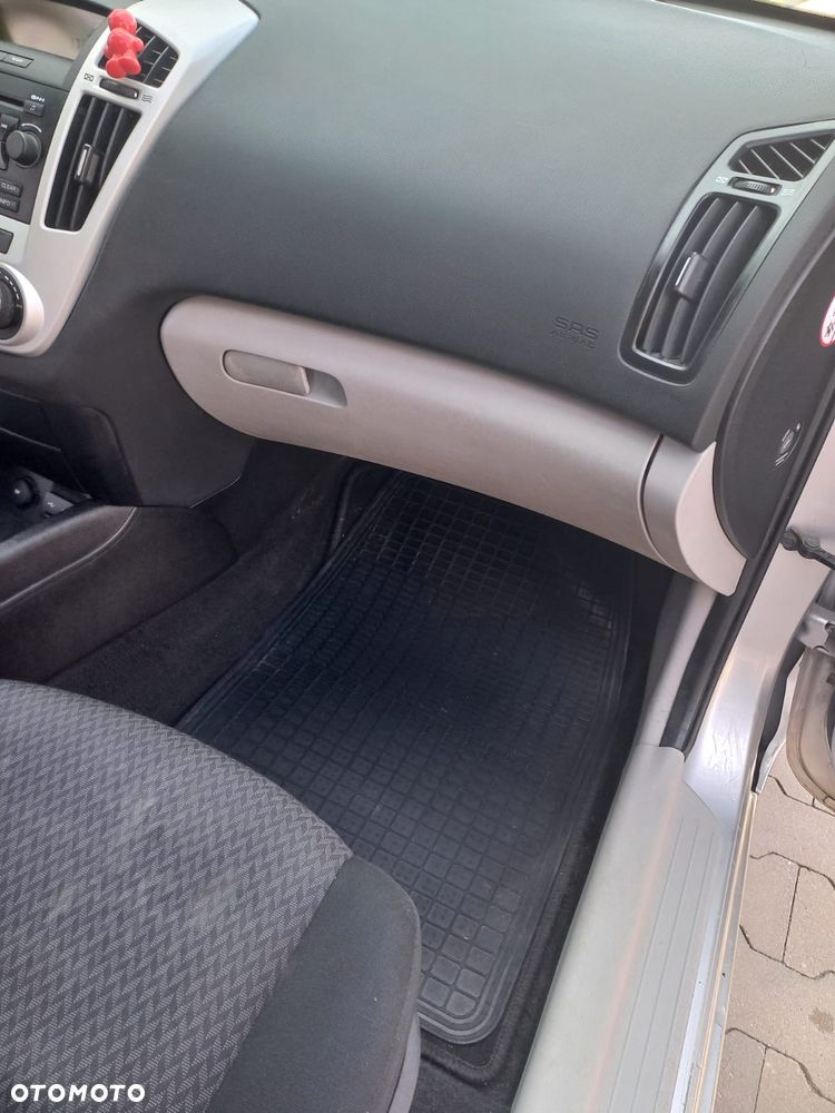 Kia Ceed - 24