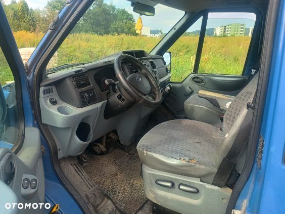 Ford Transit 350L - 12