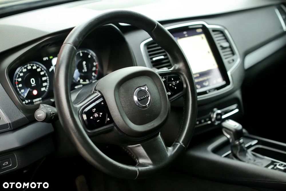 Volvo XC 90 D5 AWD Geartronic Momentum - 29
