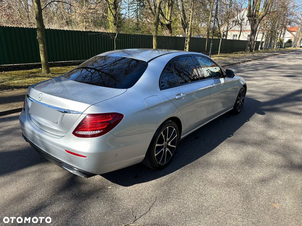 Mercedes-Benz Klasa E 220 d 9G-TRONIC Sportstyle Edition - 10