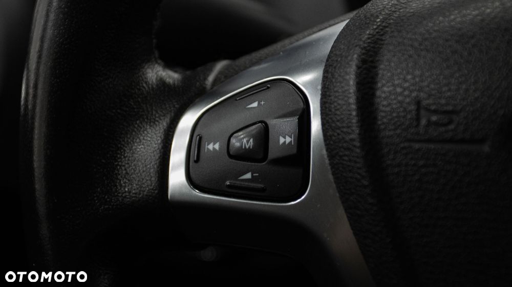 Ford Transit Courier - 24