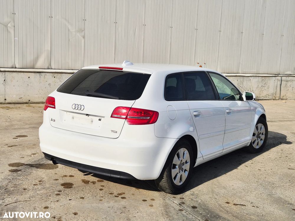 Audi A3 1.6 TDI ack DPF Ambiente - 8