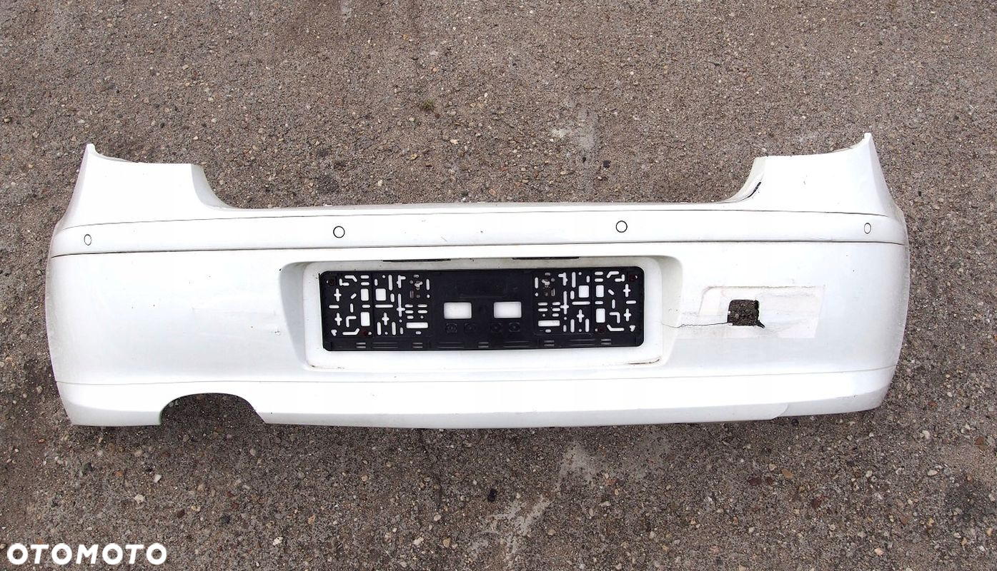 ZDERZAK TYŁ TYLNY BIAŁY + CZUJNIKI PDC BMW E81 E82 E87 E88 - 3