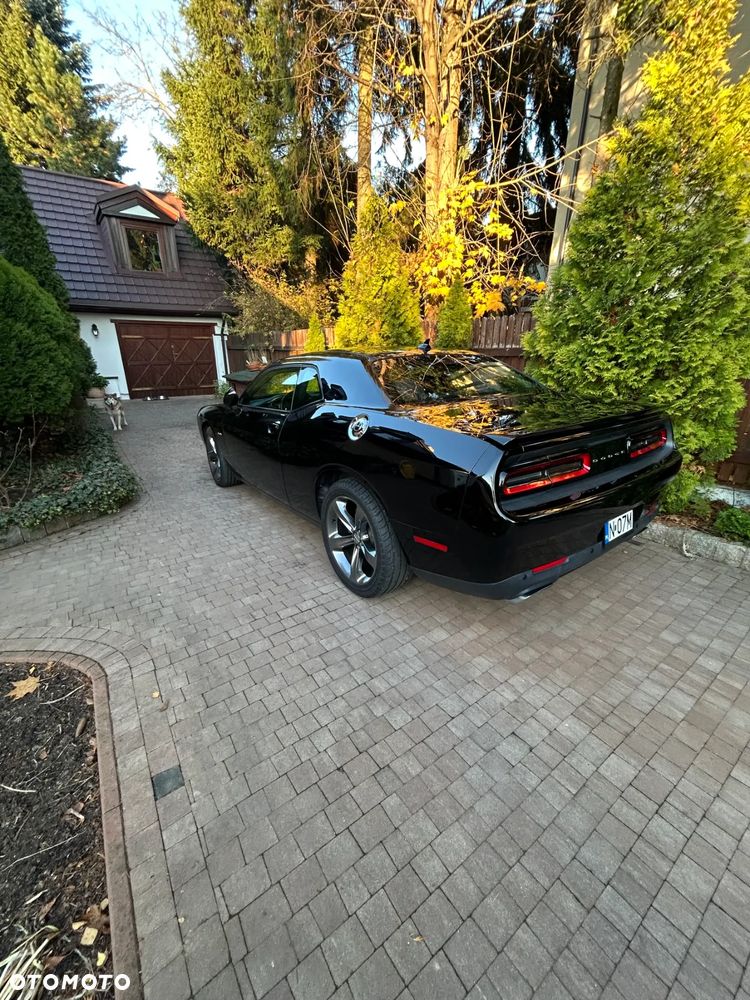 Dodge Challenger 5.7 R/T - 8