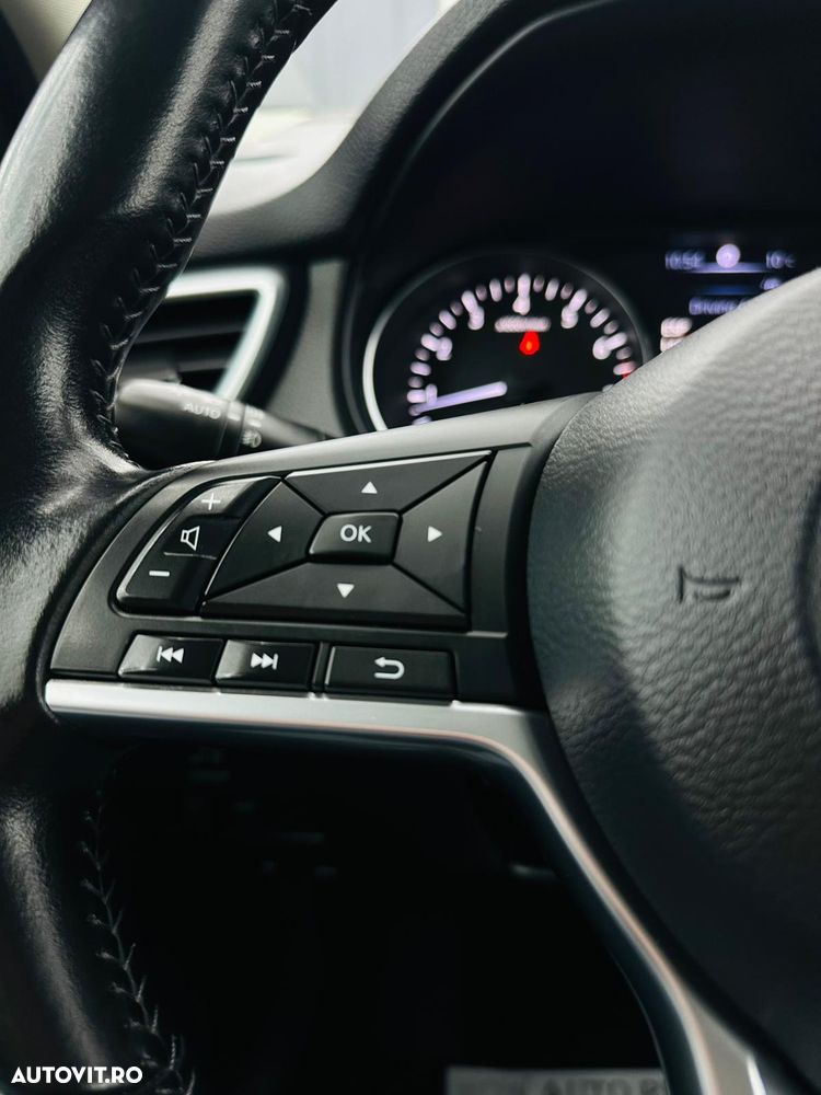 Nissan Qashqai 1.2 DIG-T Xtronic N-Vision - 26