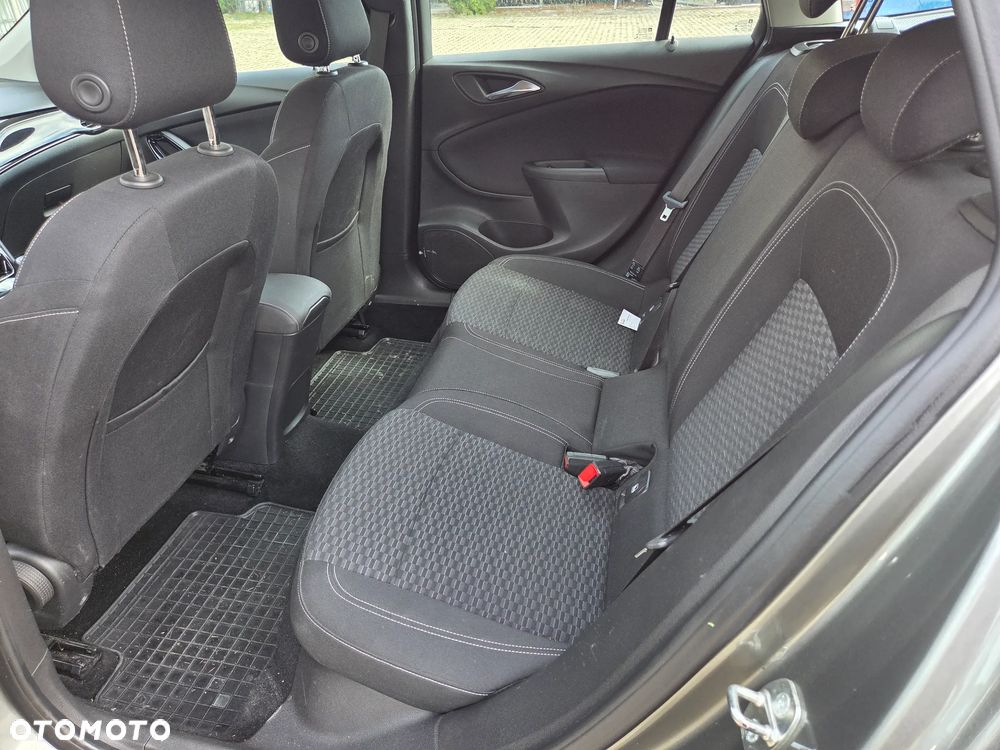 Opel Astra 1.6 CDTI Dynamic - 10