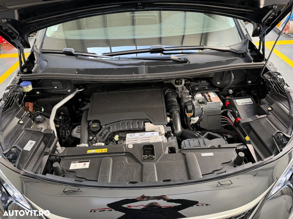 Peugeot 5008 PureTech 130 EAT8 Stop & Start GT - 26