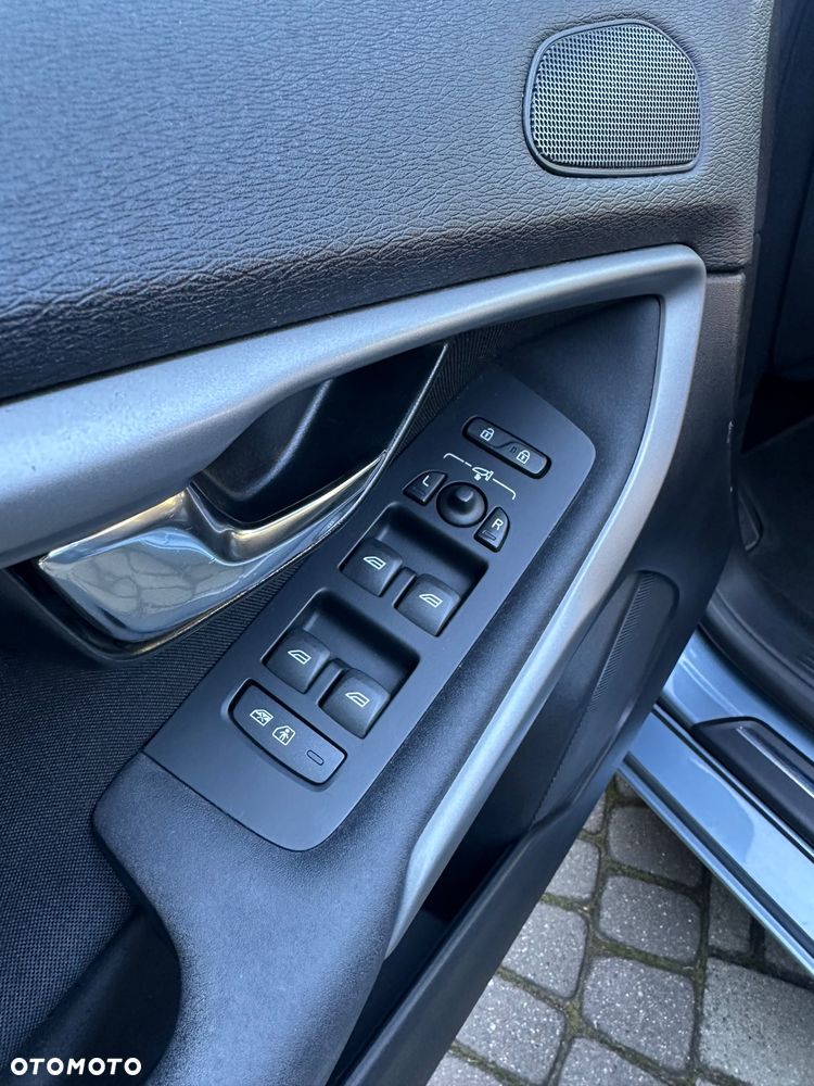 Volvo V40 D3 Drive-E Momentum - 9