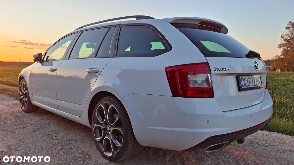 Skoda Octavia 2.0 TDI DSG RS - 8
