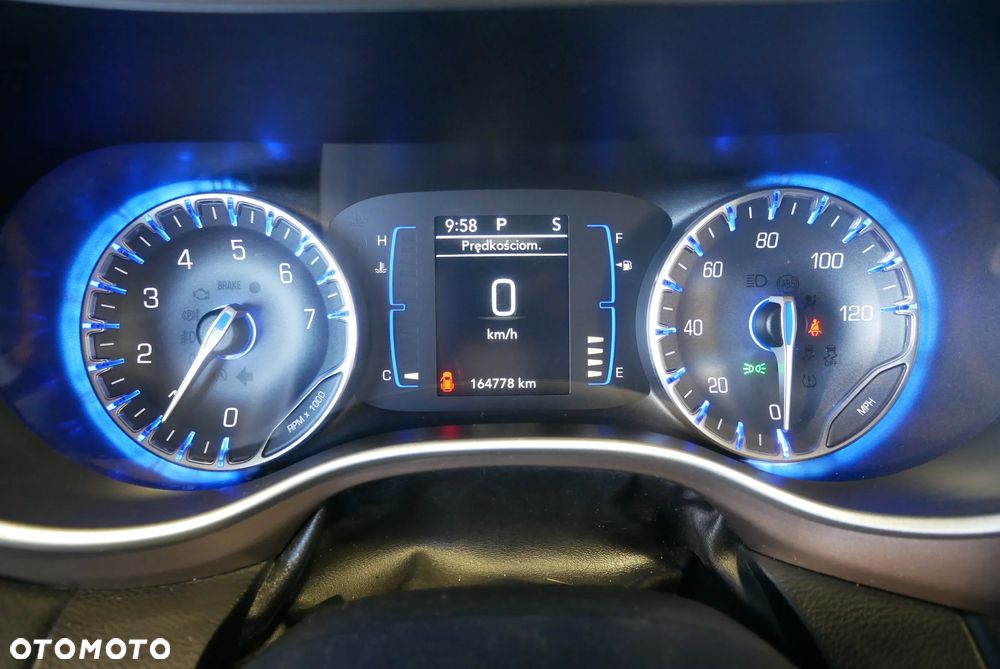 Chrysler Pacifica - 21