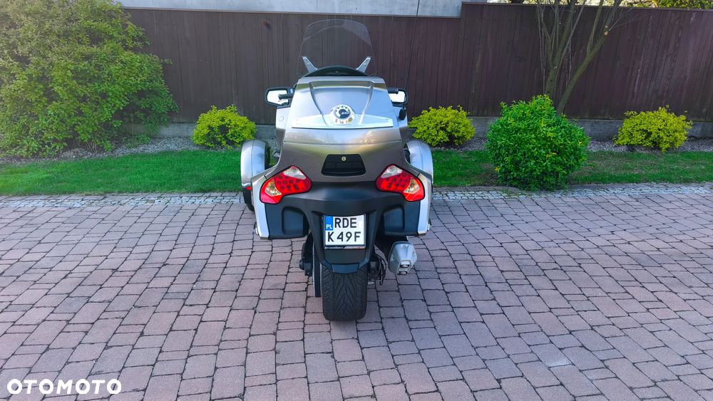 Can-Am Spyder - 6