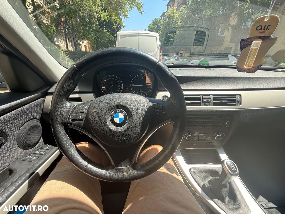 BMW 3 Series 2010 — imagine 13