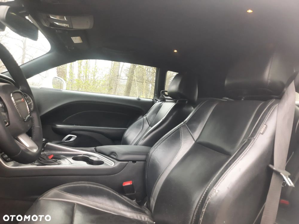 Dodge Challenger - 9