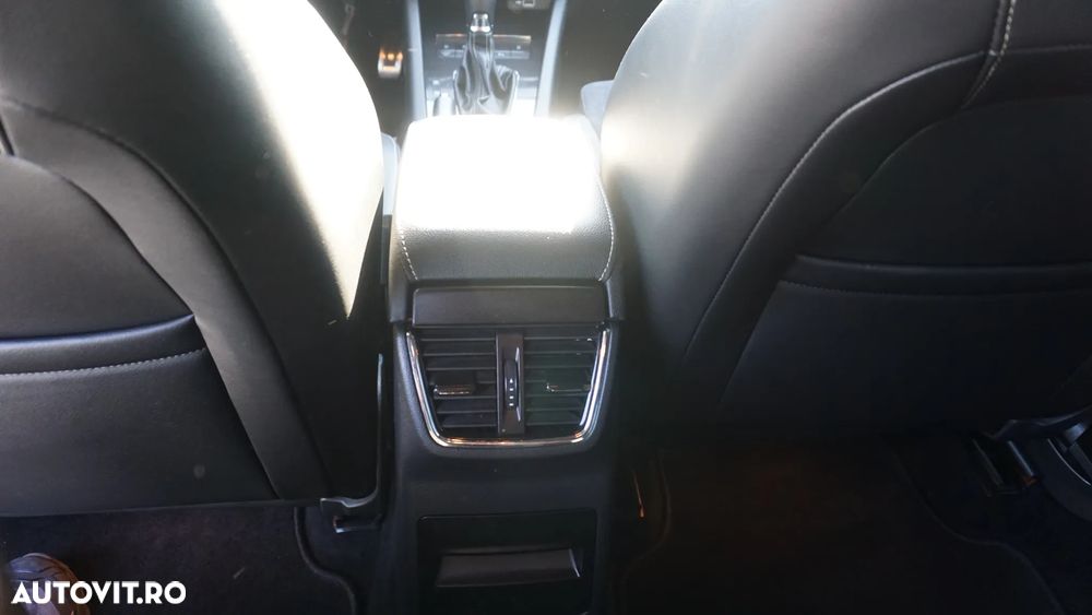 Skoda Octavia 2.0 TDI DSG RS - 16
