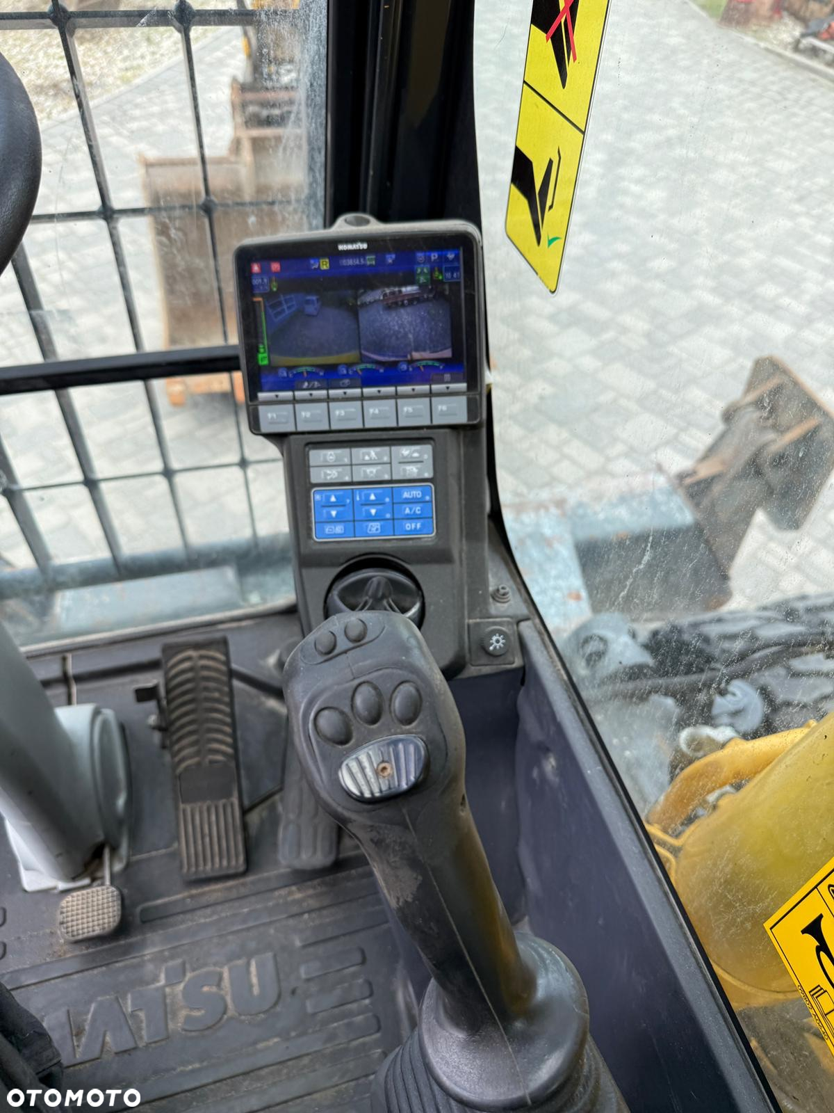 Komatsu PW180-10 - 8