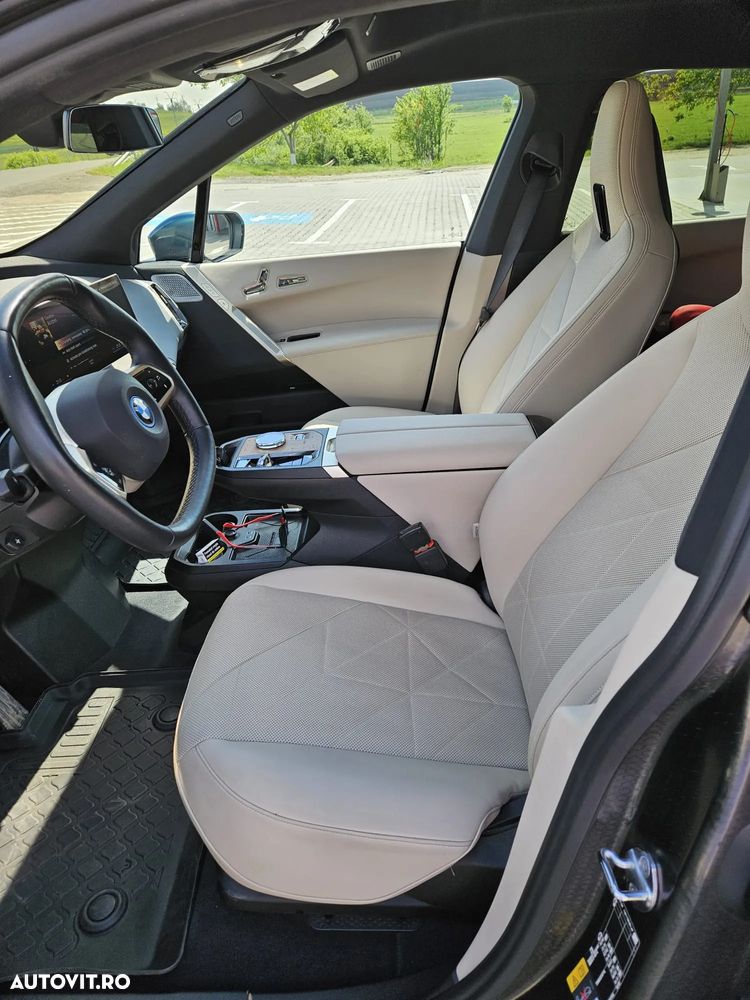 BMW iX xDrive50 - 7