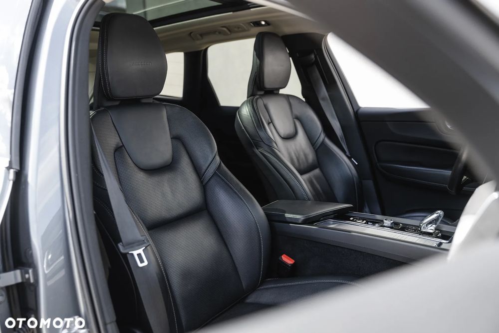 Volvo XC 60 B4 D AWD Inscription - 34