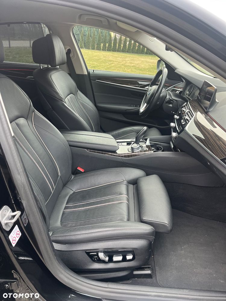 BMW Seria 5 530i GPF xDrive Luxury Line - 13