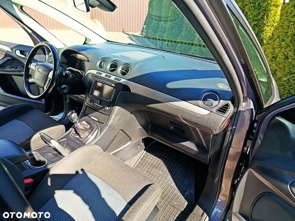 Ford S-Max 2.0 TDCi DPF Champions Edition - 28