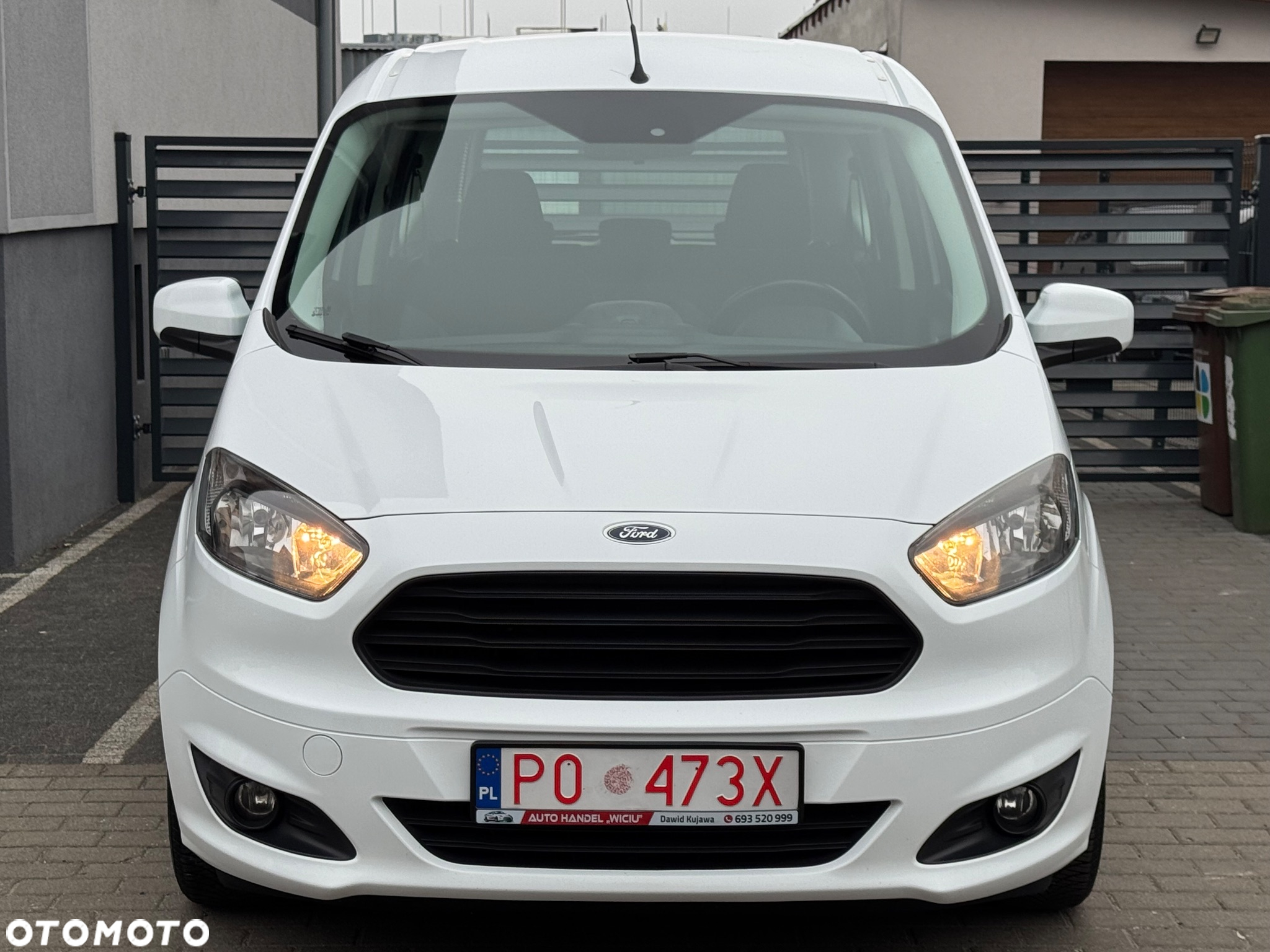 Ford Tourneo Courier 1.5 TDCi S&S Trend - 12
