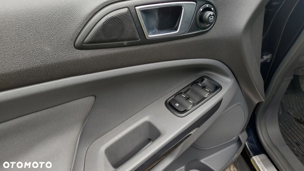 Ford EcoSport 1.0 EcoBoost TITANIUM - 17