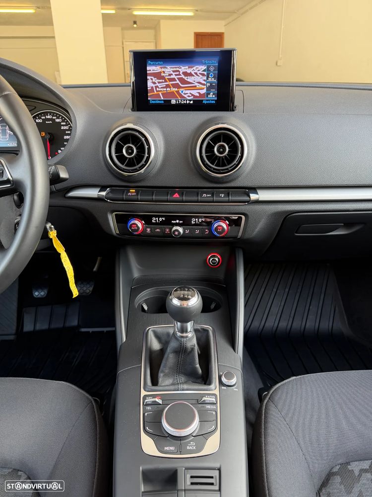Audi A3 Sportback 1.6 TDI Advance Ultra — fotografia 21