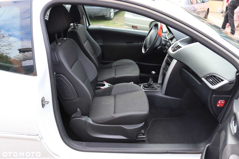 Peugeot 207 - 5