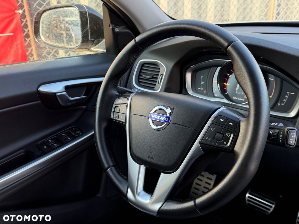 Volvo V60 Cross Country T5 AWD Geartronic Summum - 19