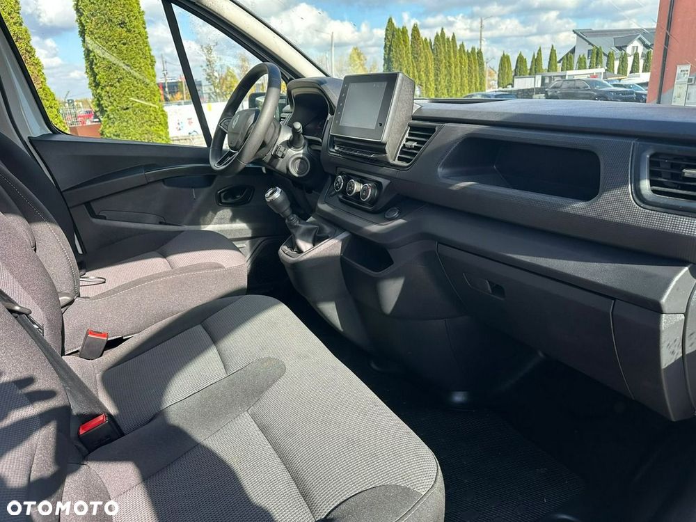 Renault Trafic - 18